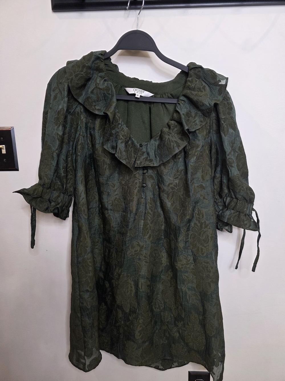 CROSBY By mollie burch Green Ruffled Neckline Women’s Dress